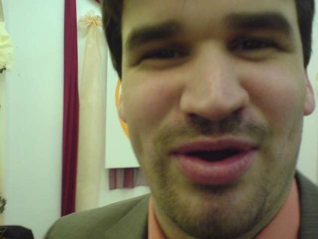 Lambi, most f�nyk�pezek a telefonnal, ne belebeszeljel... raadasul: tanu