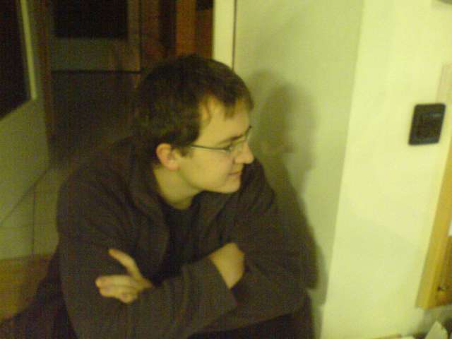 Balint leultette magat a kissamlira