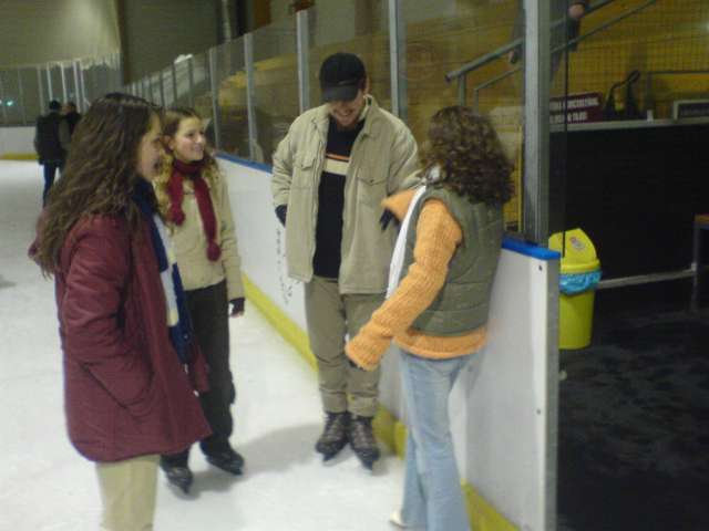 itt kezdodik a 'hogyan rugjuk ki egymas labat' cimu vetelkedo