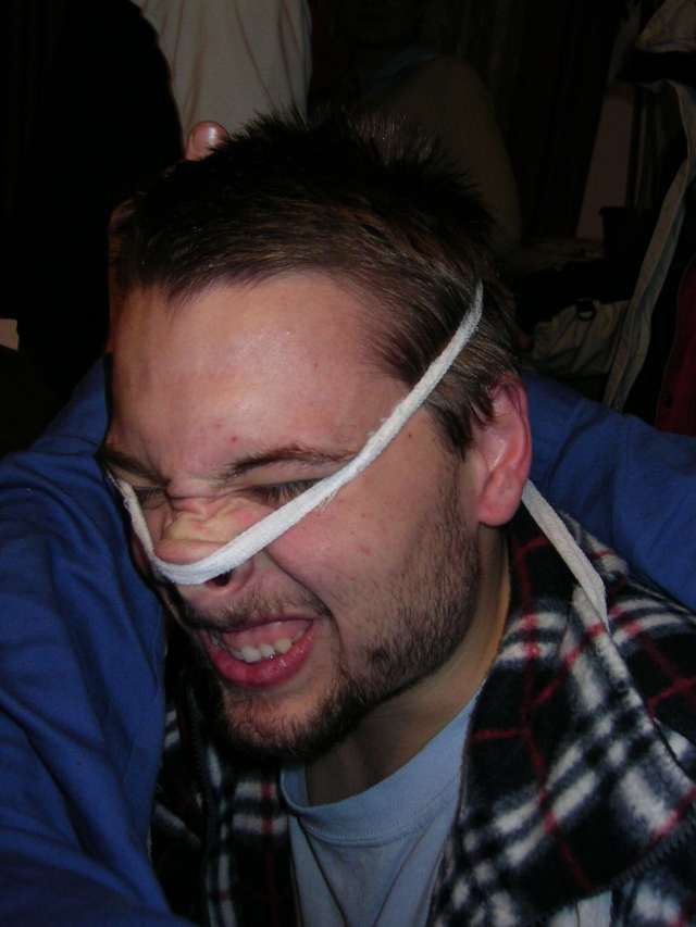 no comment. disznokotozes cenzurazando?