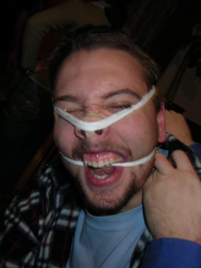 no comment. disznokotozes cenzurazando?