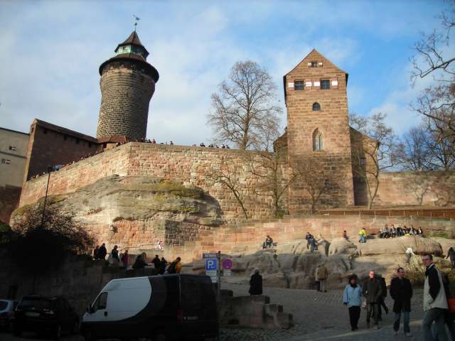 ha azt hiszed hogy ez egy v�r, az csak az�rt van, mert ez egy v�r. (bocs m�r f�radok)(az olvas�m is)