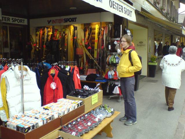 ittnemveszunksemmit, ez a hegy labanal a kozpont a faluban Adelboden-ben, az indulasok, felvonok es turak kezdete