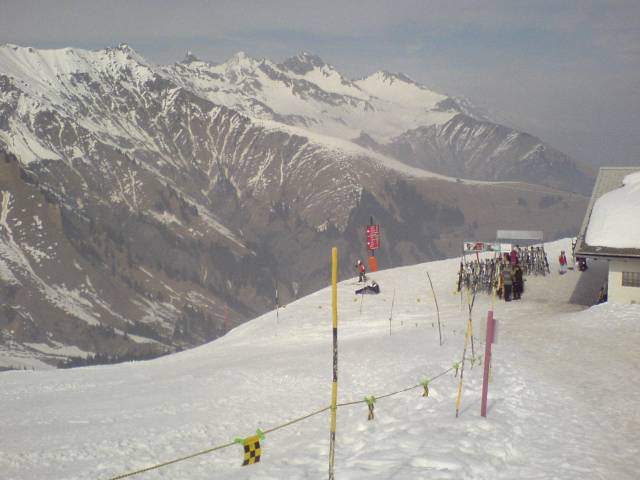 masoknak: si, snowboard es sikloernyo a csucsrol..