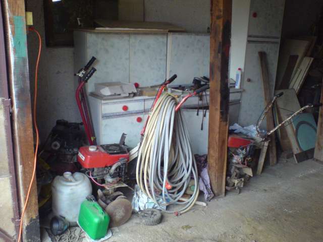 pedig harom darab kapalogep is van.. nekunk meg pl. egy sincs..