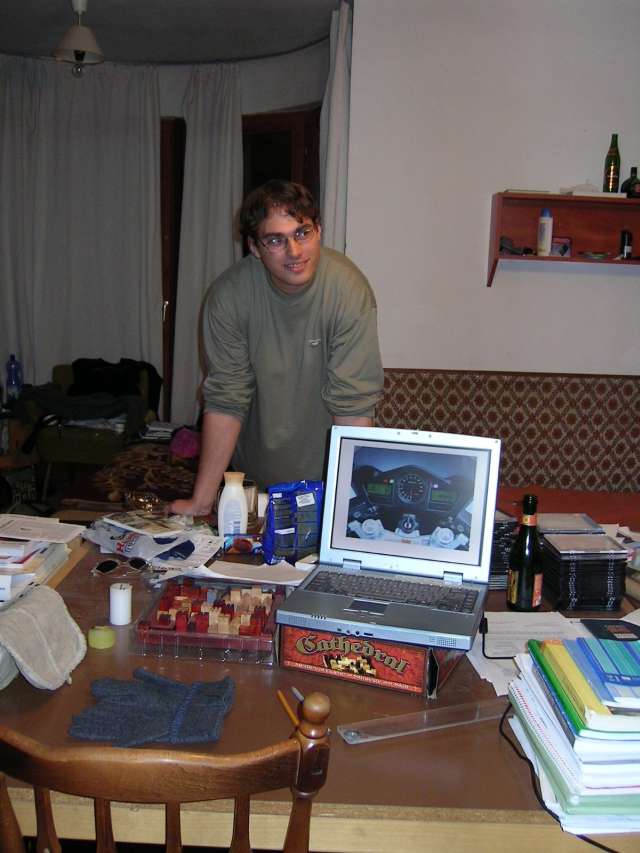 mit latunk a kepen es mit tudunk rola..