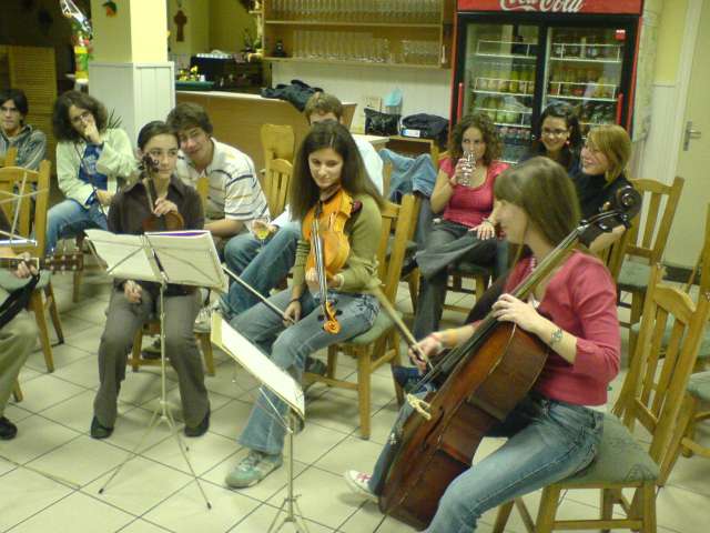 ...hat volt egy kis zene, na..  :)