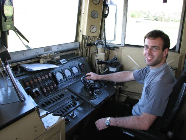 a Pesti 5-os vonat. szerencsere kedves utasaim nem tudjak, hogy ki vezeti..