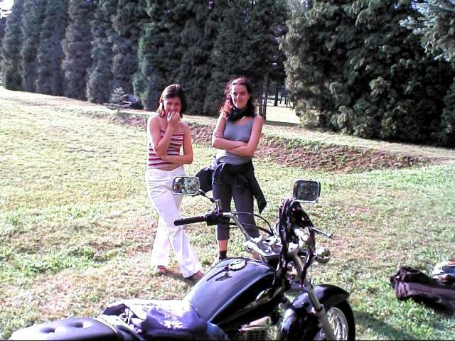 a lanyok felenknek tunnek, pedig nem is azok.