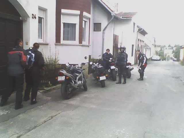 Karesz Incy Vanda Akos Tamas: indulunk Zegre a banditaert..