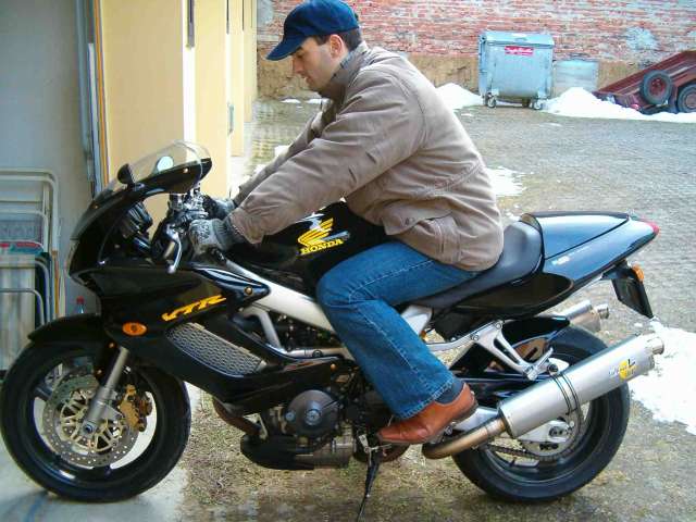 Karoly is ulesprobat vesz