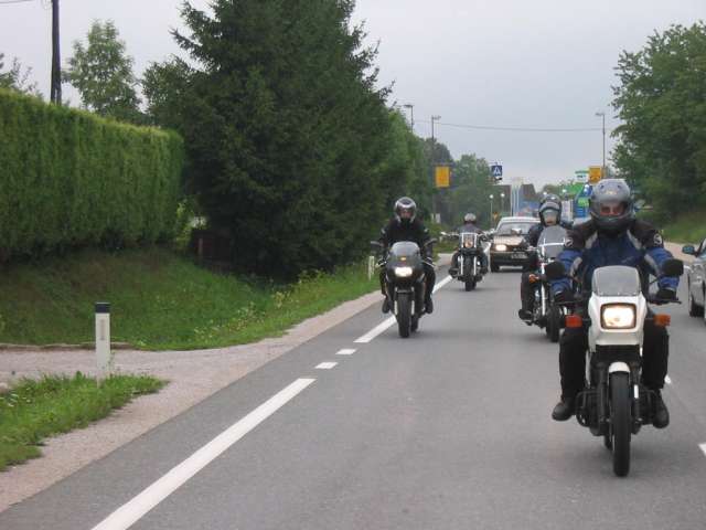 Incy f�nyk�pezi a m�g�tte j�v�ket