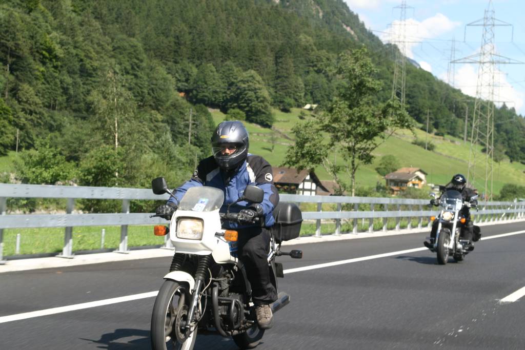 Akos, meg mindig nem motorosrendor..