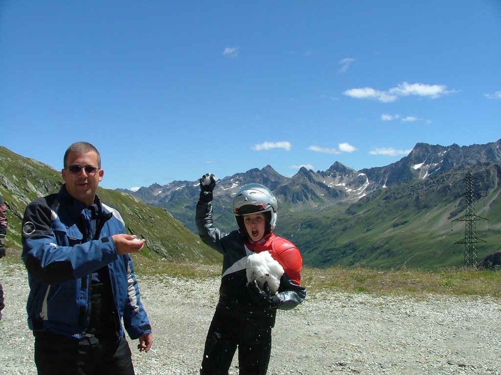 Marcsi elemeben van. a Richardot dobja meg: te piszok Richard, nem jottel el..