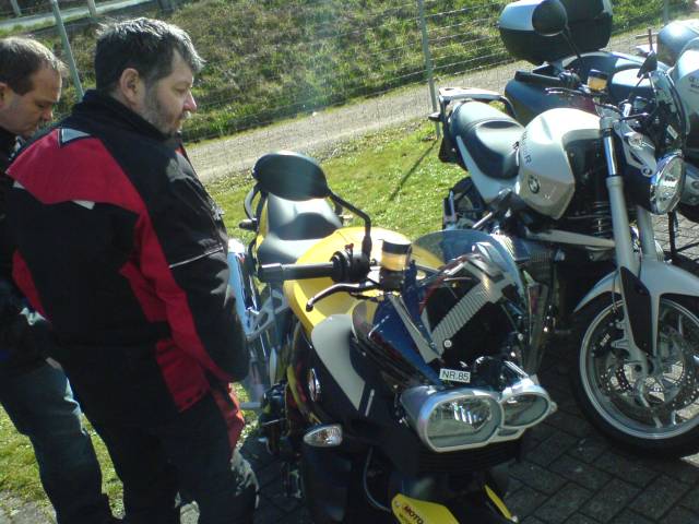 egypar helyi kiallitason, megallapitzjuk nem minden jo ami..