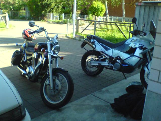 ha ezt turanak lehet nevezni..: tizenot kilometer majd fagyizo, ot km majd sorozo, ujabb ot km es ujabb sor, majd ot km hazaig. ezt igy higgyetek el. motor csak a stilusert