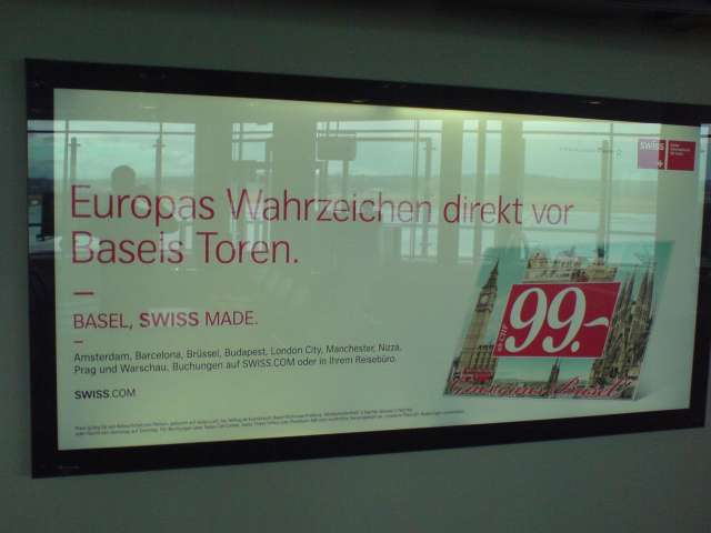 repulojegy. hat ez tul szep volt hogy igaz legyen, kicsit meg is dragult. (akkor: 99chf:=16eFt, oda-vissza es minden adoval illetekkel cakkumpakk Basel-Bp, Bp-Basel).