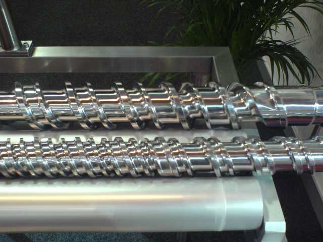 barrier csiga. az egyik szalag vhol megszunik es az omledek at kell jusson a kis resen. ez a kialakitas is a jobb homogenizaciot szolgalja