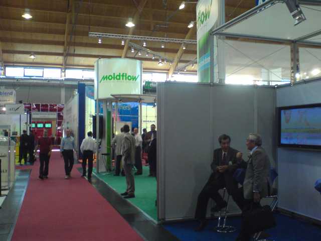 a moldflow-nal olyan benak voltak a csajok hogy csak na. azt se tudtak eppen melyik verzional tartanak