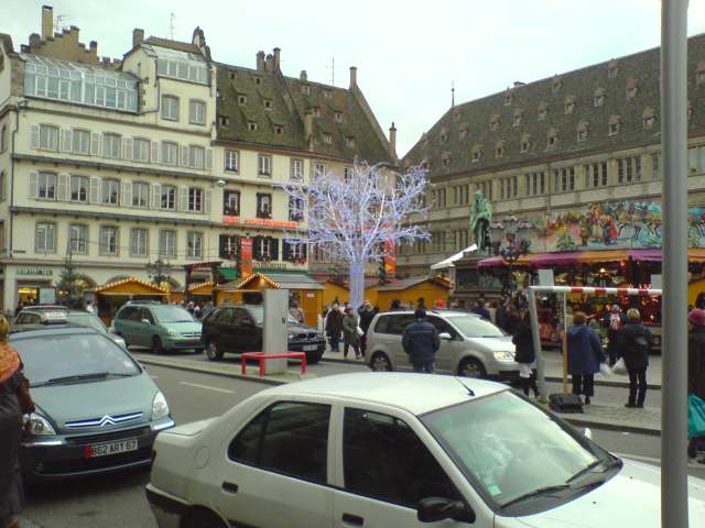 a keken vilagito fa meg vilagosban