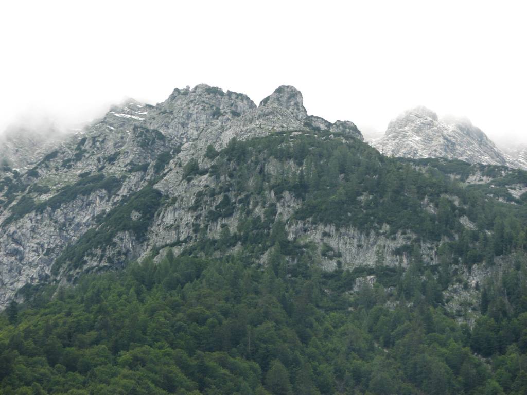 valami osztrak hegy Kitzbuhel kozeleben..
