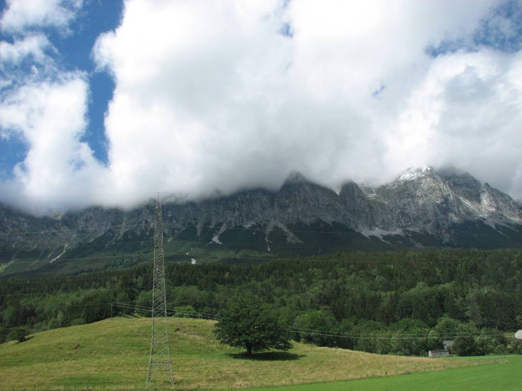 valami osztrak hegy Kitzbuhel kozeleben..